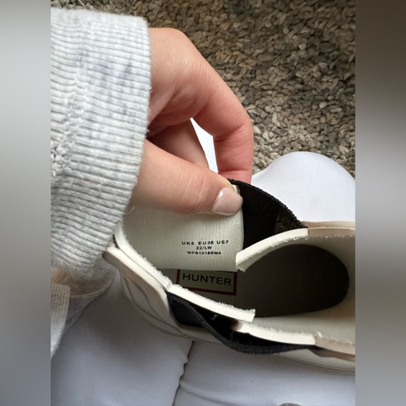 Not the right size, never worn - Picture 5 of 5